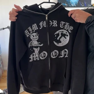 Aim for the moon hoodie  - Aim for the moon hoodie 10/10 skick inga defekter 