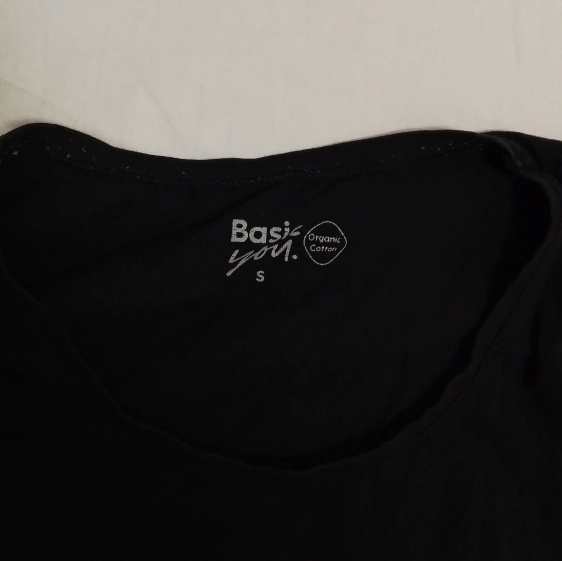 Svart t-shirt från Basic You - 91