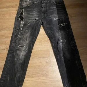 Dsquared2 Jeans - Säljer mina Ds2 jeans, dem är i gott skick 8/10