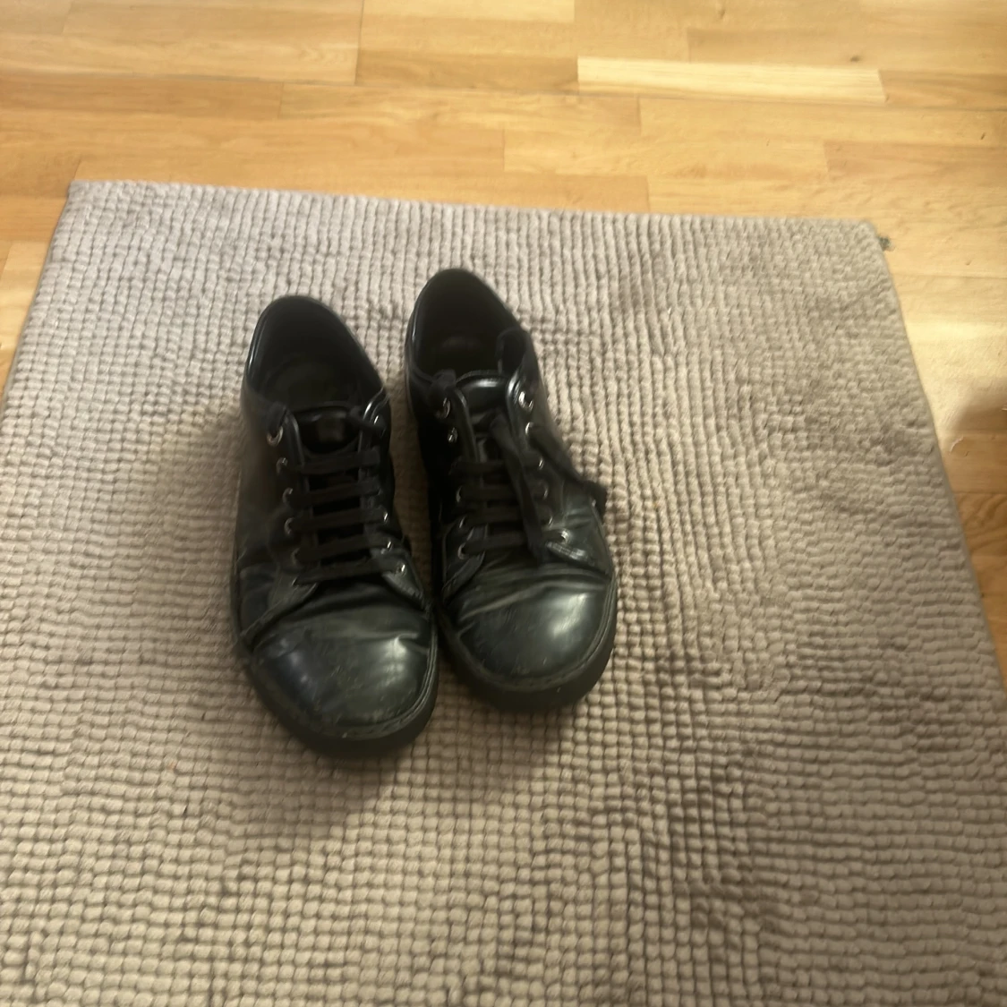 Helsvarta Lanvins - 90