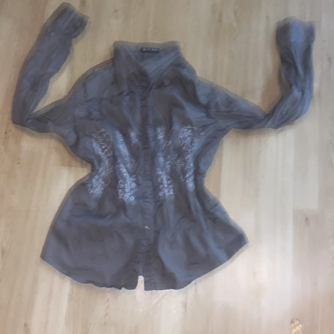 Grå skjorta från Mitno - 90