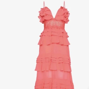 Rosa balklänning - Säljer min söta balklänning från True Decadence. Nypris 1500 - 2000, men finns inte att köpa i denna färg🥰Jättebra skick och har kemtvättats efter användning. Storlek är S/36. Pris kan diskuteras