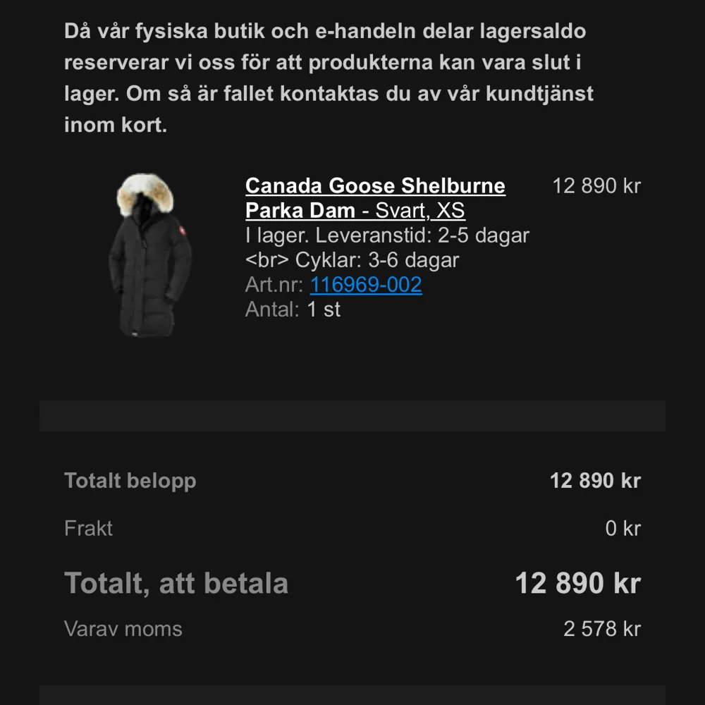 Säljer en svart Canada Goose Shelburne Parka i damstorlek XS. Jackan är perfekt för vintern och håller dig varm. Perfekt för kalla dagar! . Jackor.