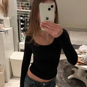 Långärmad tröja - Basic långärmad tröja som funkar till allt!