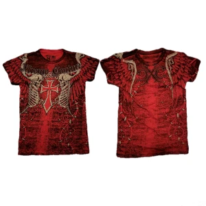 xtremecouture t-shirt - xtremecouture tisha knappt använd kom dm för mått eller andra frågor 🤞🤞