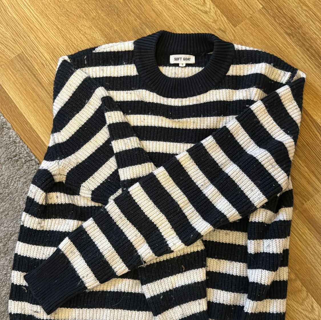 Randig stickad tröja från Soft Goat - 91