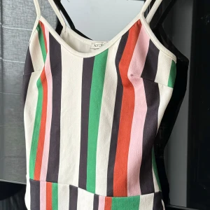 Body NLYOne - Strl S Sparsamt använd 20kr plus frakt 