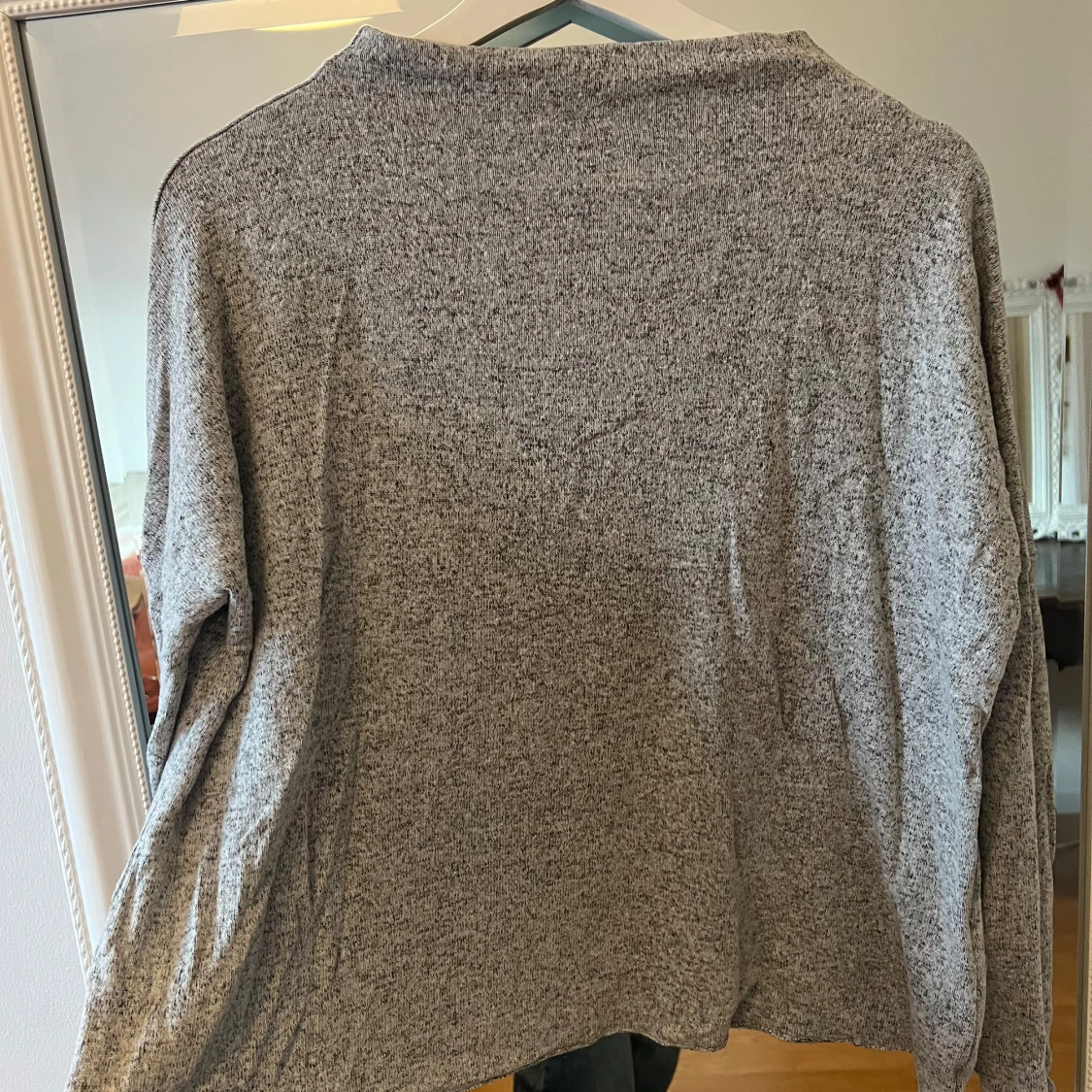 Grå långärmad tröja - 90