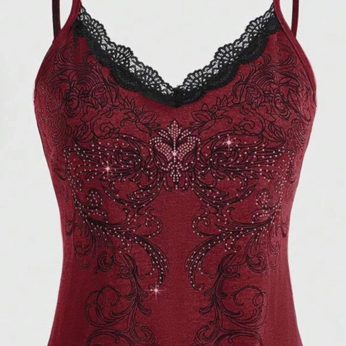 Röd linne med spetsdetaljer - 90