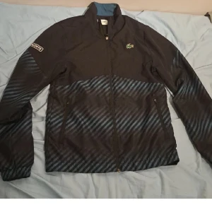 Lacoste sport Tracksuit  - Som ny. Herrstorlek xs 