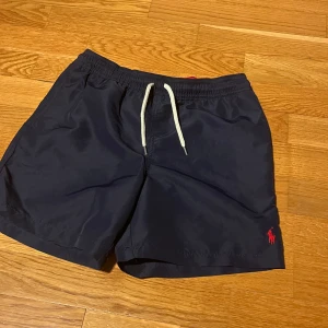 Ralph lauren badbyxor  - Ralph lauren badbyxor. Size 10-12 år. Andvänd fåtal gånger. 