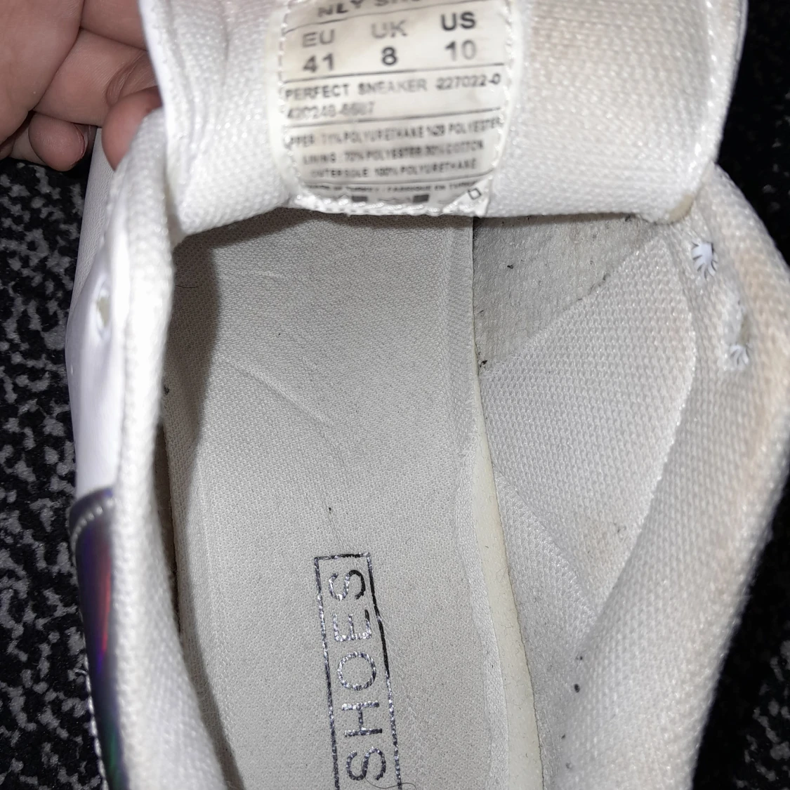 Vita sneakers med holografisk detalj - 92