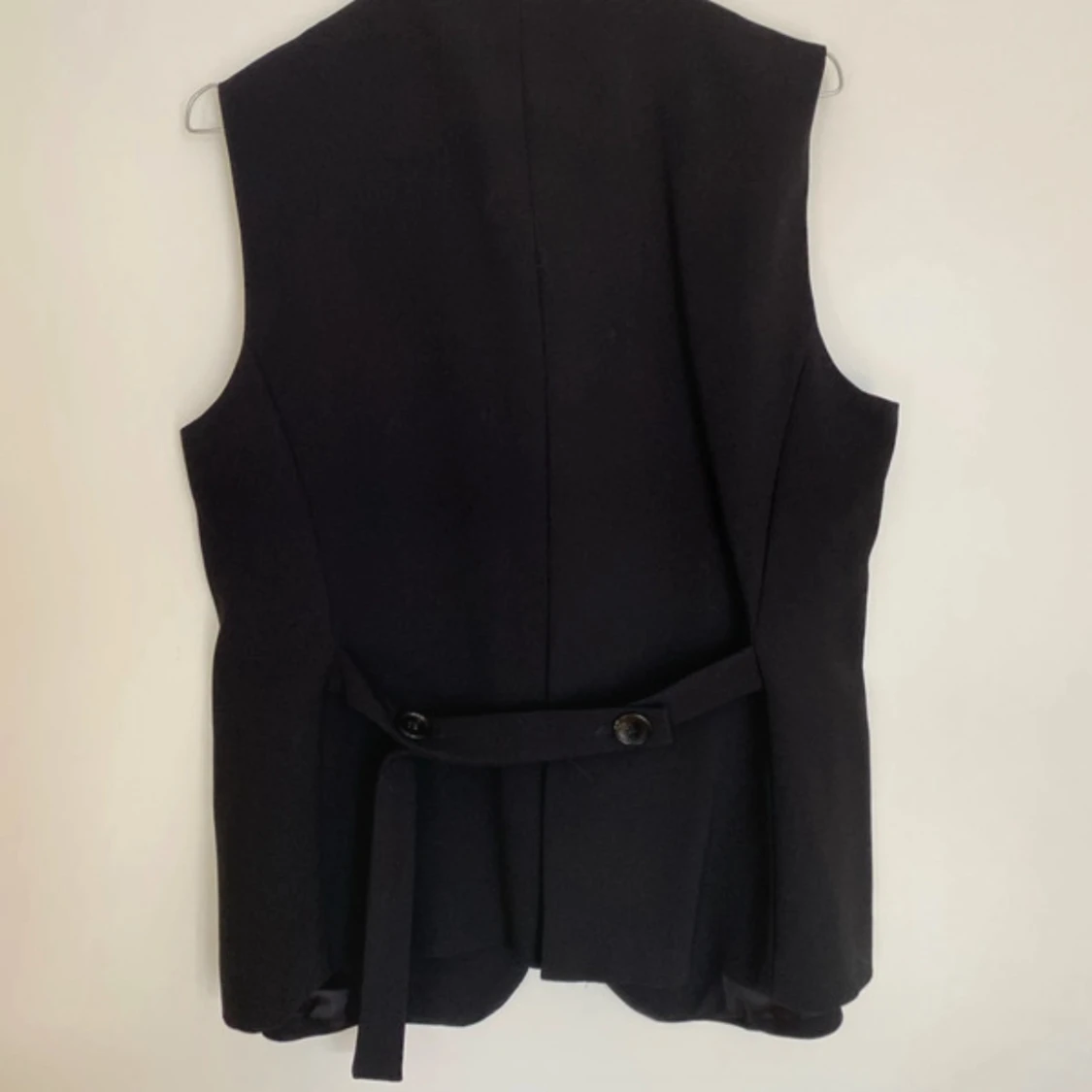 SÖKES Svart väst från Zara i M - 90