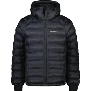 Peak performance vinterjacka! - Säljer nu min peak performance tomic jacka då jag har alldeles för många jackor. Den är superpraktiskt och varm, perfekt för vintern. Köpte den under förra vintern men har knappt användt den. Finns knappt tecken på användning. Nypris är 3200. Fråga gärna om egna bilder ifall du skulle vara intresserad! Kan alltid diskutera priset! 💞💞