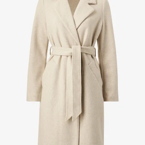 Beige kappa med bälte - Beige kappa från Vera moda, helt ny med lappar på. Stl XL men funkar som L med en liten oversized look