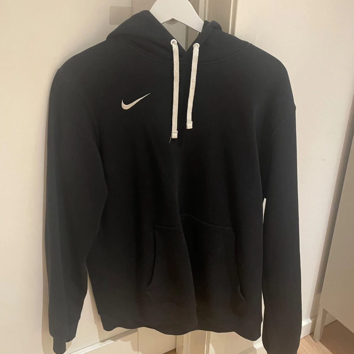 Svart hoodie från Nike