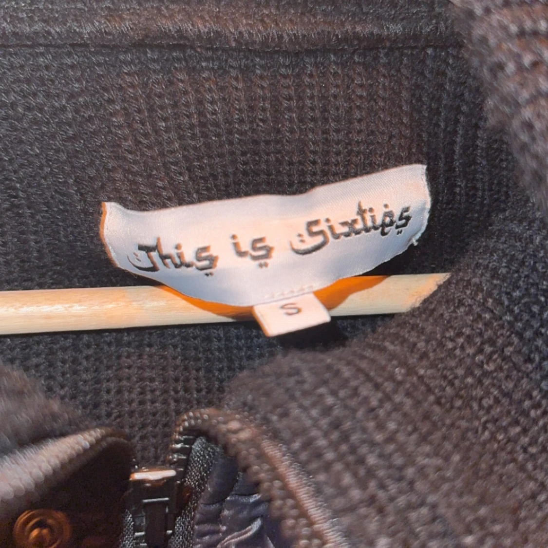 Svart pufferjacka från This is Sixties - 92