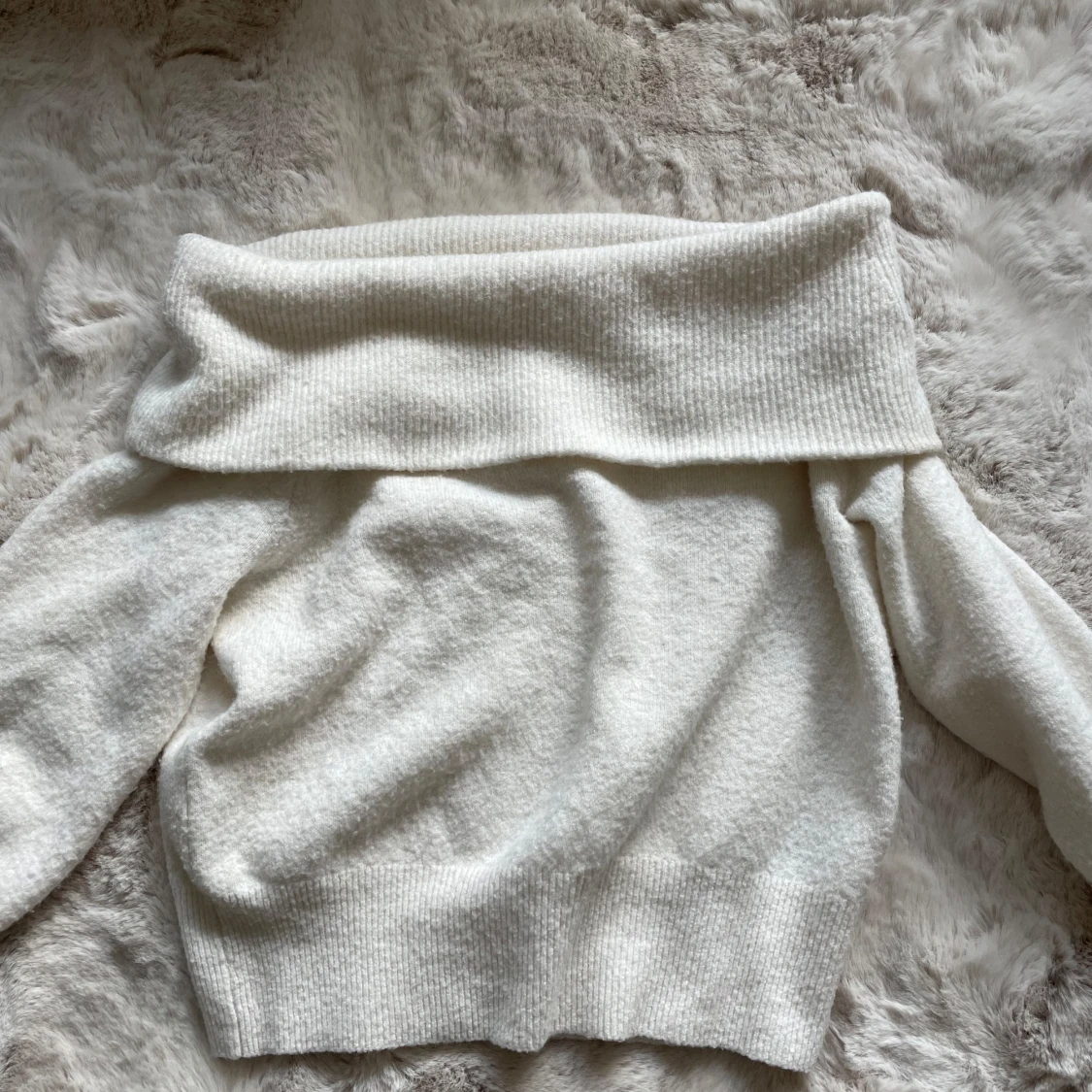 Vit offshoulder tröja