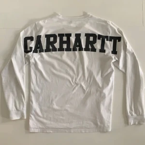 Carhartt tröja - Carhartt Vit T-shirt, tryck på ryggen, size L
