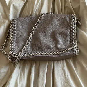 Tiamo väska  - Jättefin tiamo väska! Säljer då den inte kommer till användning längre 🌸