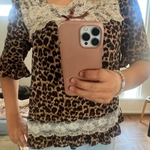 Leopard Blus - Jättefin blus med leopardtryck och spets💓💓 
