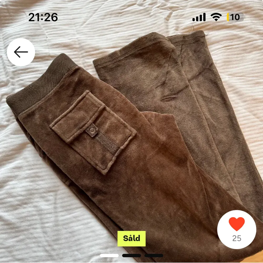 Behöver pengar och dessa kommer inte till användning längre. Dock är de så snygga och påminner om kardashians under tidigt 2000-tal! Storlek M men passar mer xs/s🫶   (Sista bilden är lånad). Jeans & Byxor.