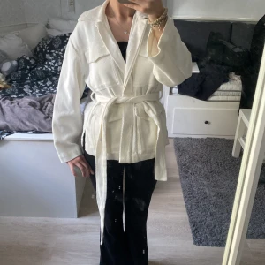 Höst kappa - Super cool kappa ifrån Gina. Aldrig använt 💕