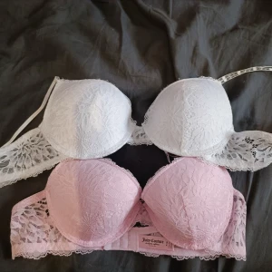 Juicy bh  - Två juicy bh:ar som jag köpte i usa har säljer på grund av köpte fel storlek säljer en för 270 och båda för 500 väldigt bra skick skriv om ni har frågor 🩷🤍 Obs betalning sker via swish 