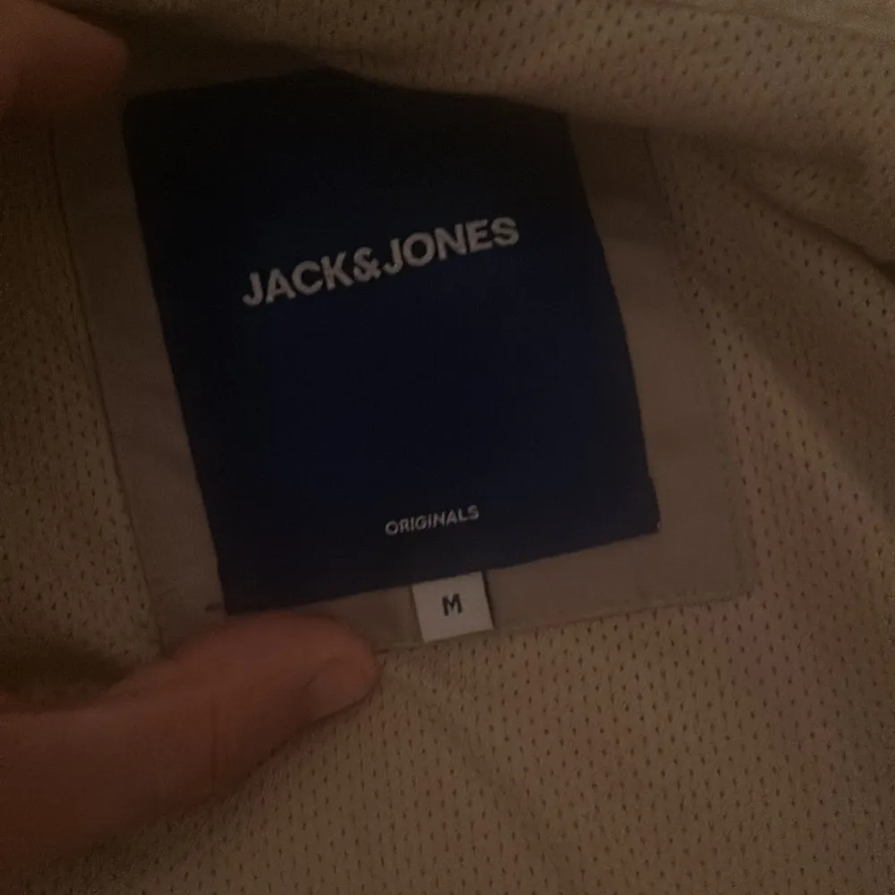 Skön ull jacka från Jack and jones, aldrig använd . Jackor.