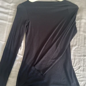Intimissimi tröja - Svart intimissimi tröja som jag aldrig använt🩷 Storlek S men passar mig med Xs lika bra!!