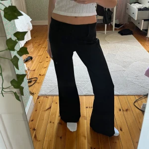 lågmidjade kostymbyxor - Lågmidjade kostymbyxor! 