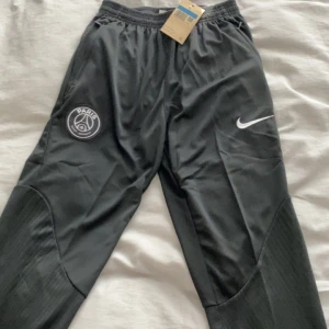 Psg träningsbyxor - Helt nya,aldrig använda
