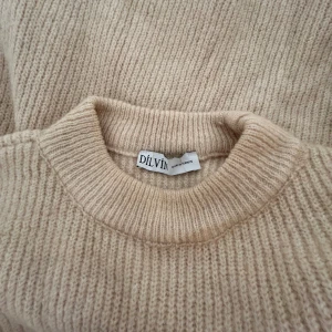 Stickad klänning  - Stickad klänning i fint skick (knappt använd) i one size 🥰 Hör av om ni vill ha mer bilder 💖