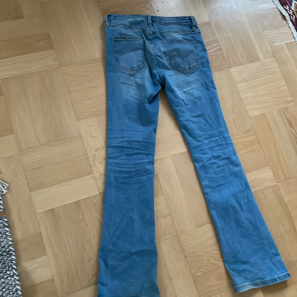 Strl 164 Inte alls användna Säljer pågrund av att dem är för korta för mig🥰 Nypris 349. Jeans & Byxor.