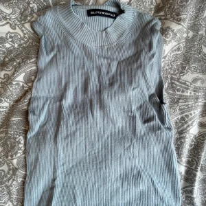 Brandy Melville Linne - Jättegulligt linne från Brandy Melville. Väldigt fint skick. Storleken på linnet stod tyvärr inte utskrivet. Pris 150 kr ❣️ Hör av dig vid intresse !