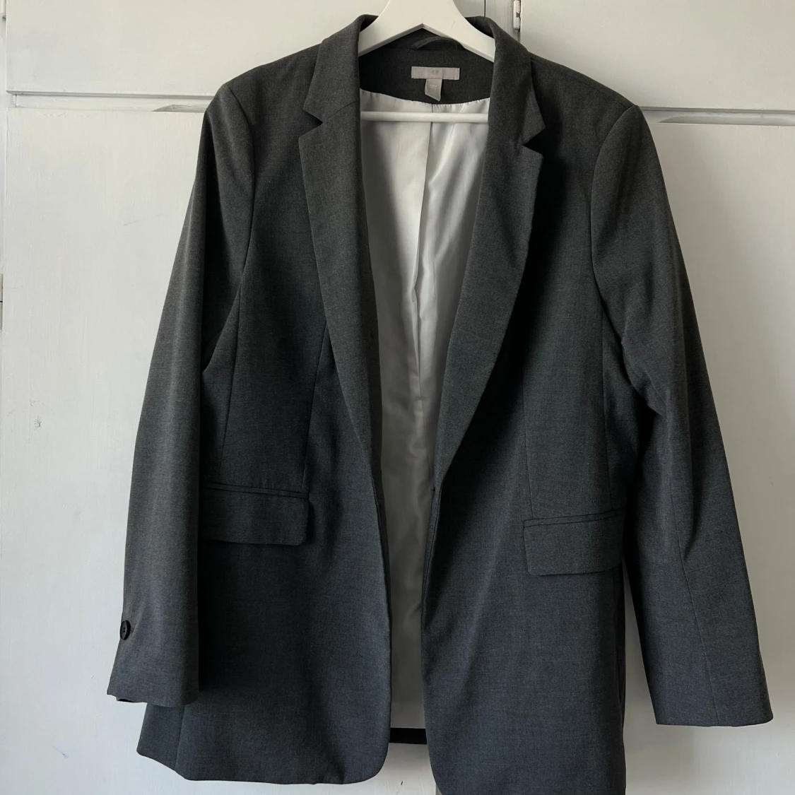 Grå kavaj från H&M - 92