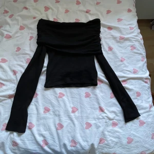 offshoulder tröja - offshoulder tröja använd ett fåtal gånger 