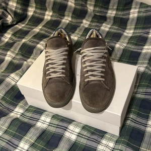 Oliver cabell skor  - Schyssta Oliver cabell skor i storlek 43, skorna är i bra skick o allt medföljer. Priset går att diskutera! 