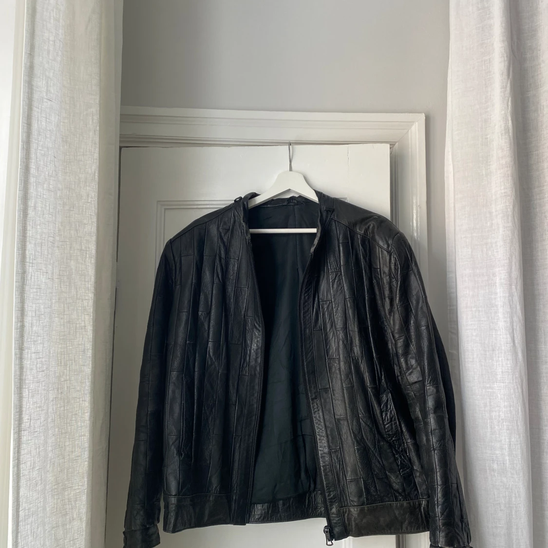 Vintage skinnjacka från Paris