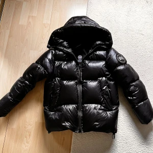 Canada goose jacka - Canada goose crofton puffer Storlek S Ny skick Tar även byten