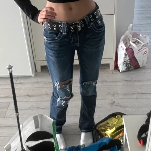 Low Rise MissMe jeans  - Låg midjade mörkblåa MissMe jeans (bootcut)