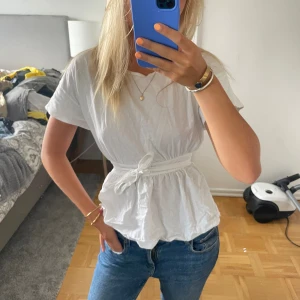 Söt topp - Så snygg topp med öppen rygg