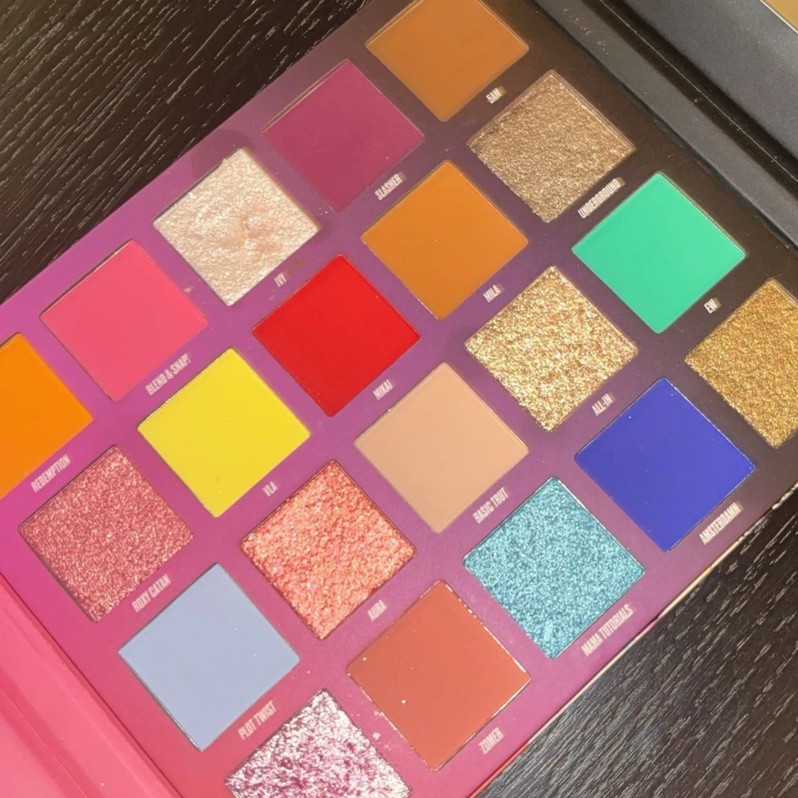 Nikki Tutorials ögonskuggspalett - 90