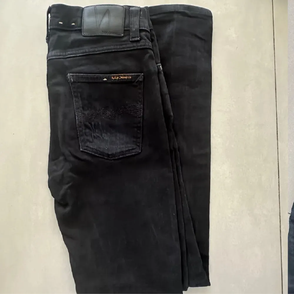 Slim fit jeans. Skick 8/10, hör av er för minsta lilla fundering Kan gå ner i pris vid snabb affär. Jeans & Byxor.