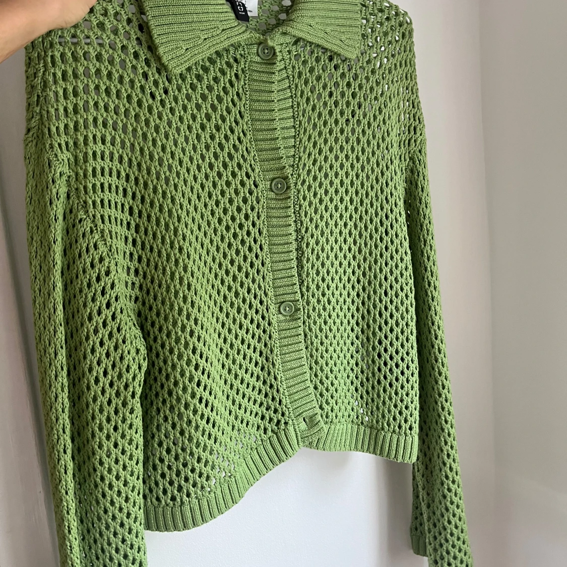 Grön ihålig kofta 