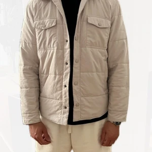 Höst/Vårjacka Från These Glory Days - Snygg Jacka i bra skick från These Glory Days