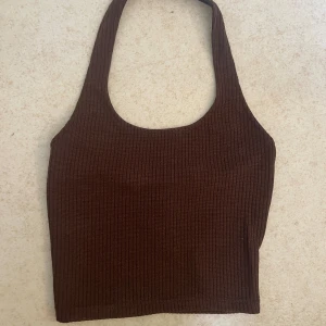 Brunt linnne - Den är ny fast utan prislapp. 