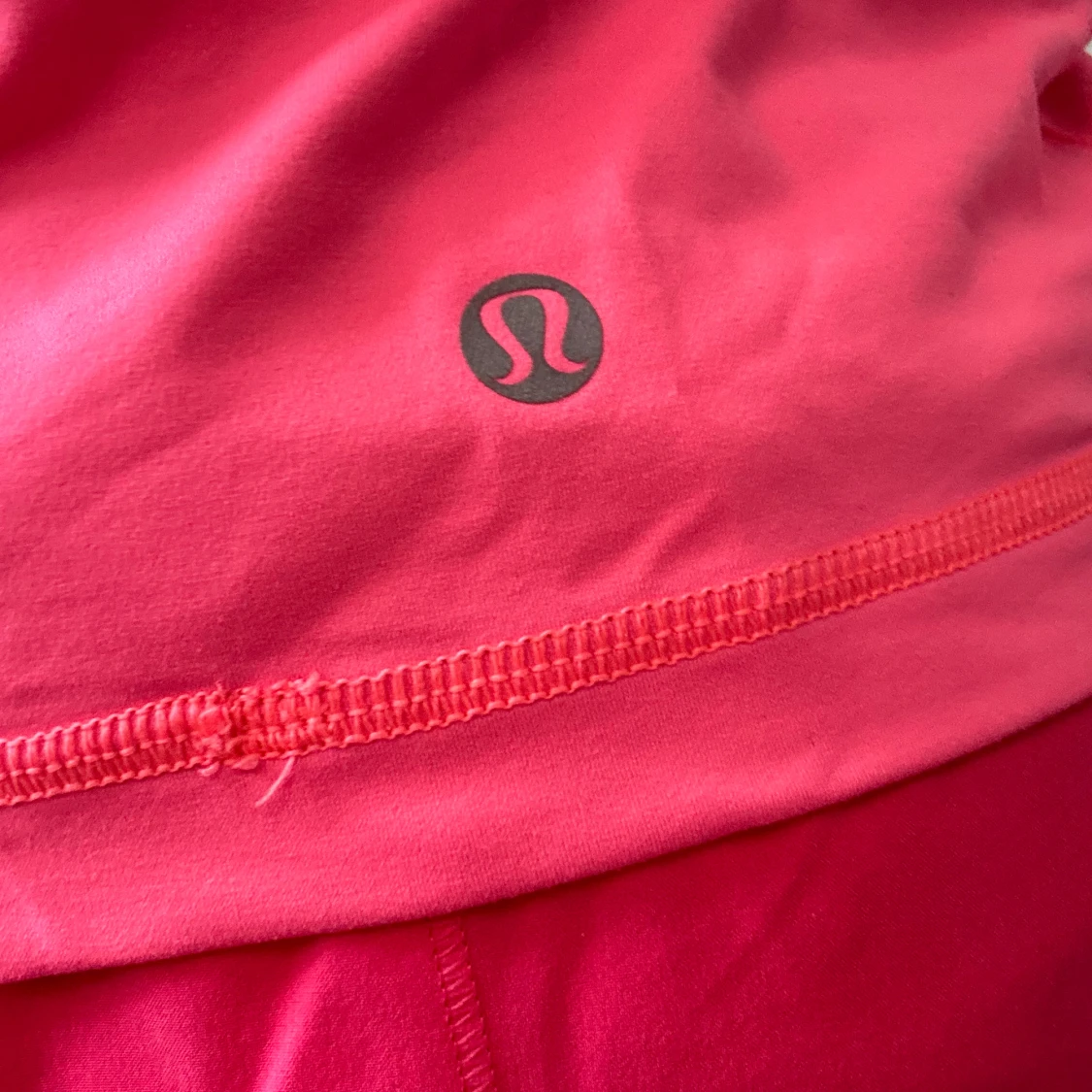 Lululemon träningslinne med inbyggd bh  - 91