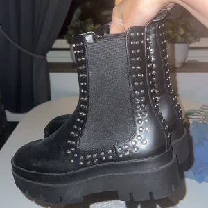 Zara boots - Helt oanvänd och köpt för 600