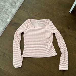 Tröja från Nelly  - Helt ny tröja från Nelly 